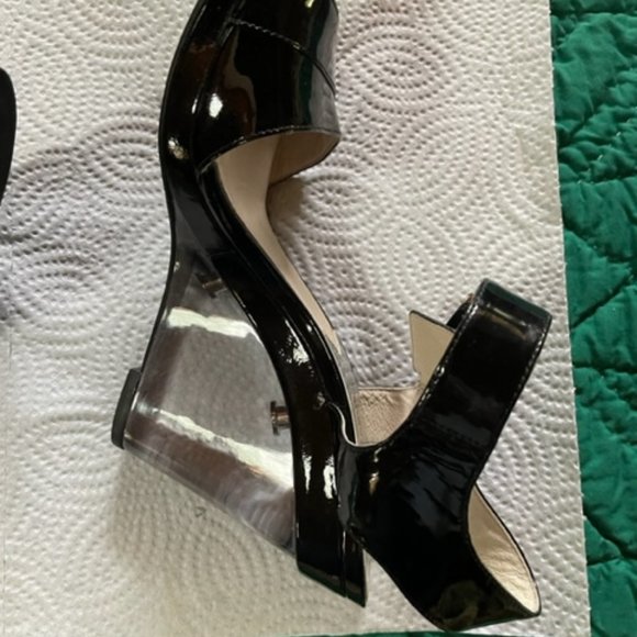 Michael Kors Camilla Wedge Sandals. Ladies size 8 M - Picture 3 of 4